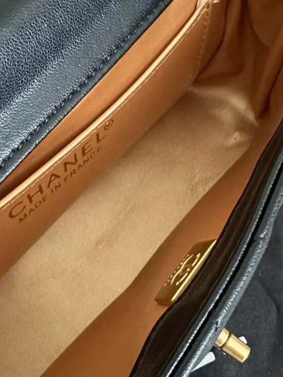 Luxury Black Aged Calfskin 2.55 Mini Reissue Crystal CC Embellished Chain GHW - Picture 4 of 9